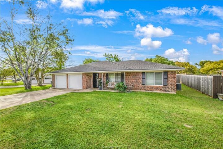 Property Photo:  3506 Tanglewood Drive  TX 77802 