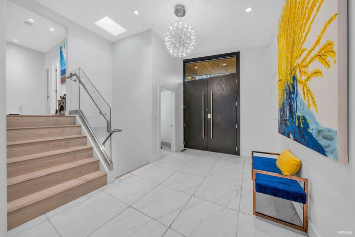 Property Photo: 475 Newlands Road BC V7T 1W3