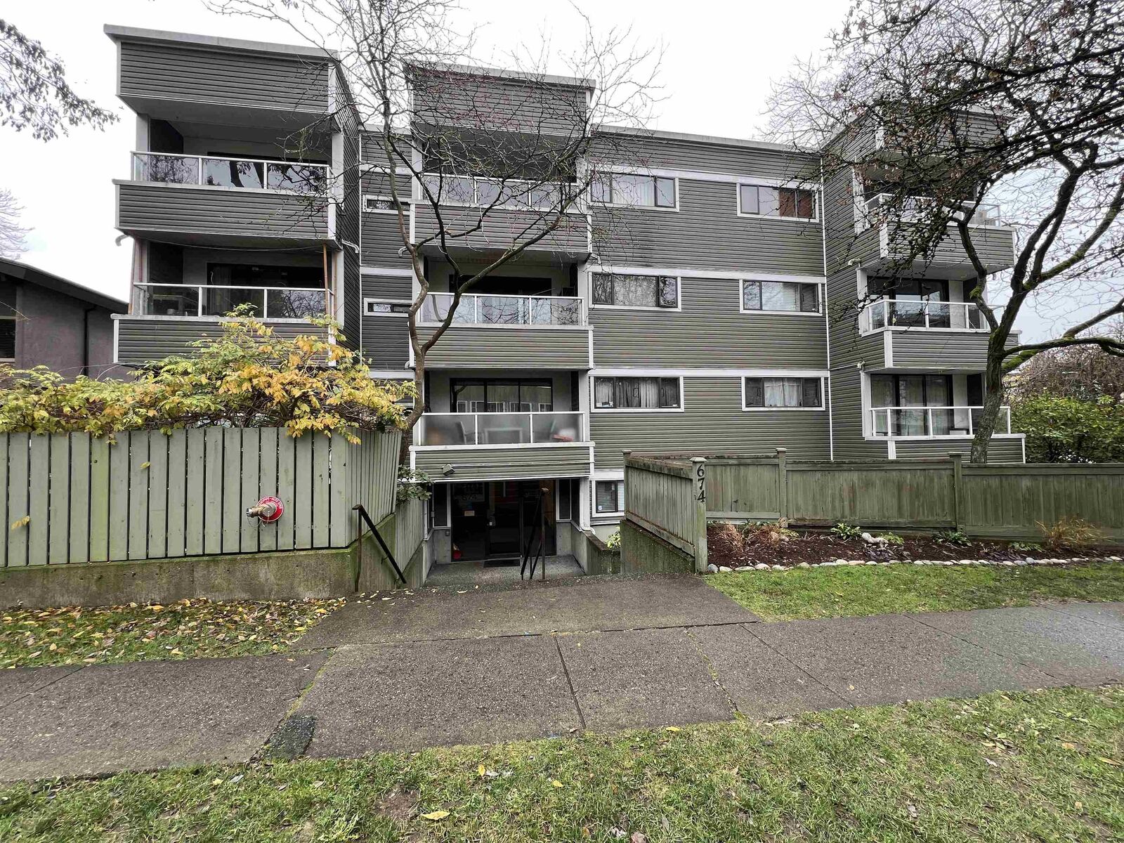 Property Photo: 674 W 17th Avenue 206 BC V5Z 1T8