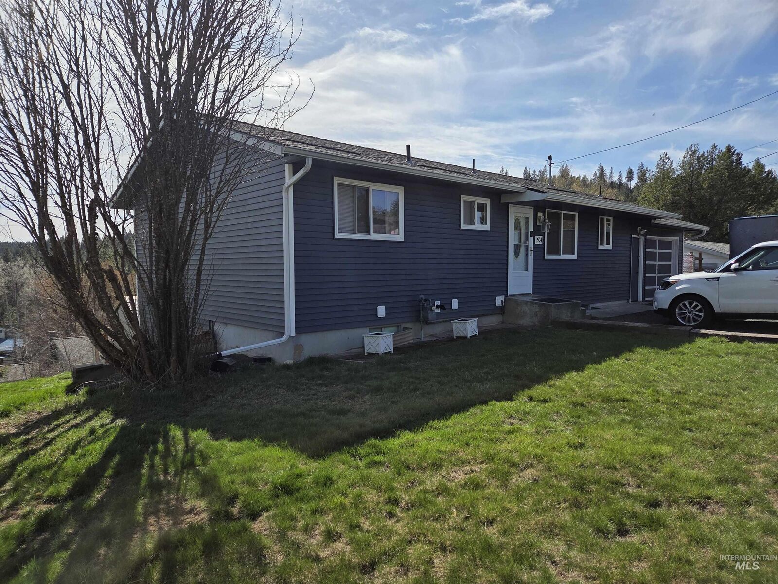 Property Photo:  504 Mark Road  ID 83871 