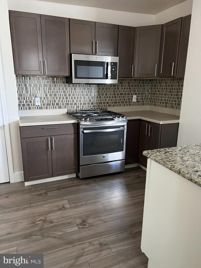 Property Photo:  22 Dare Street 24  NJ 08096 