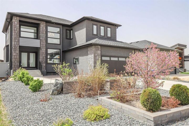 Property Photo:  2 Wildflower Way  MB R3X 0L3 