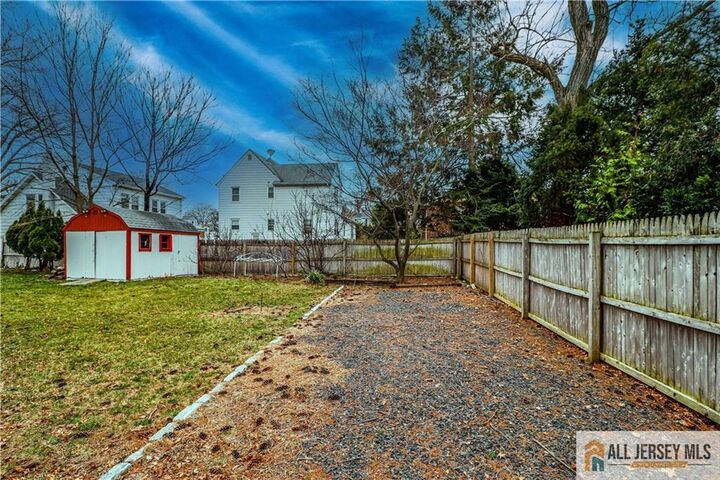 Property Photo:  15 Riverview Avenue  NJ 08817 