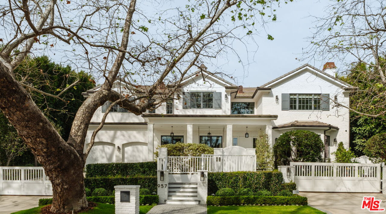 Property Photo:  957 Corsica Dr  CA 90272 