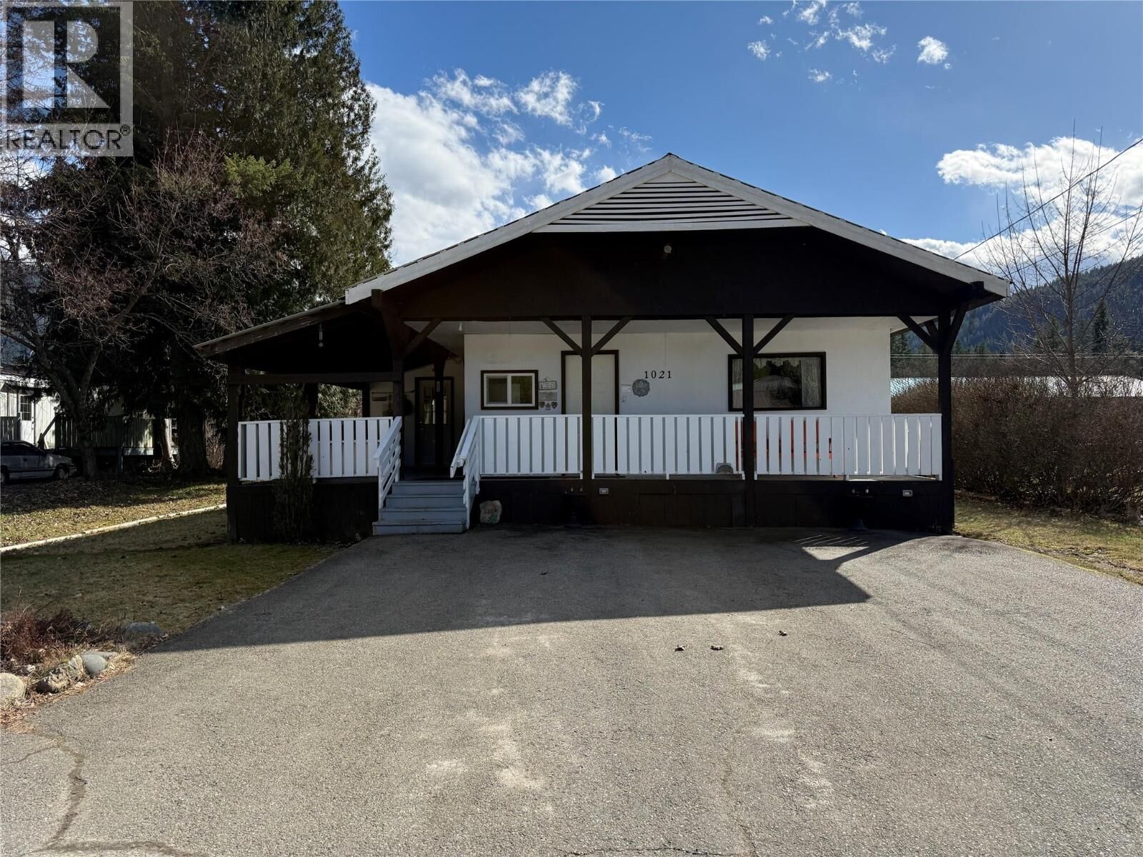 Property Photo: 1021 Garden Road BC V0G 2G1