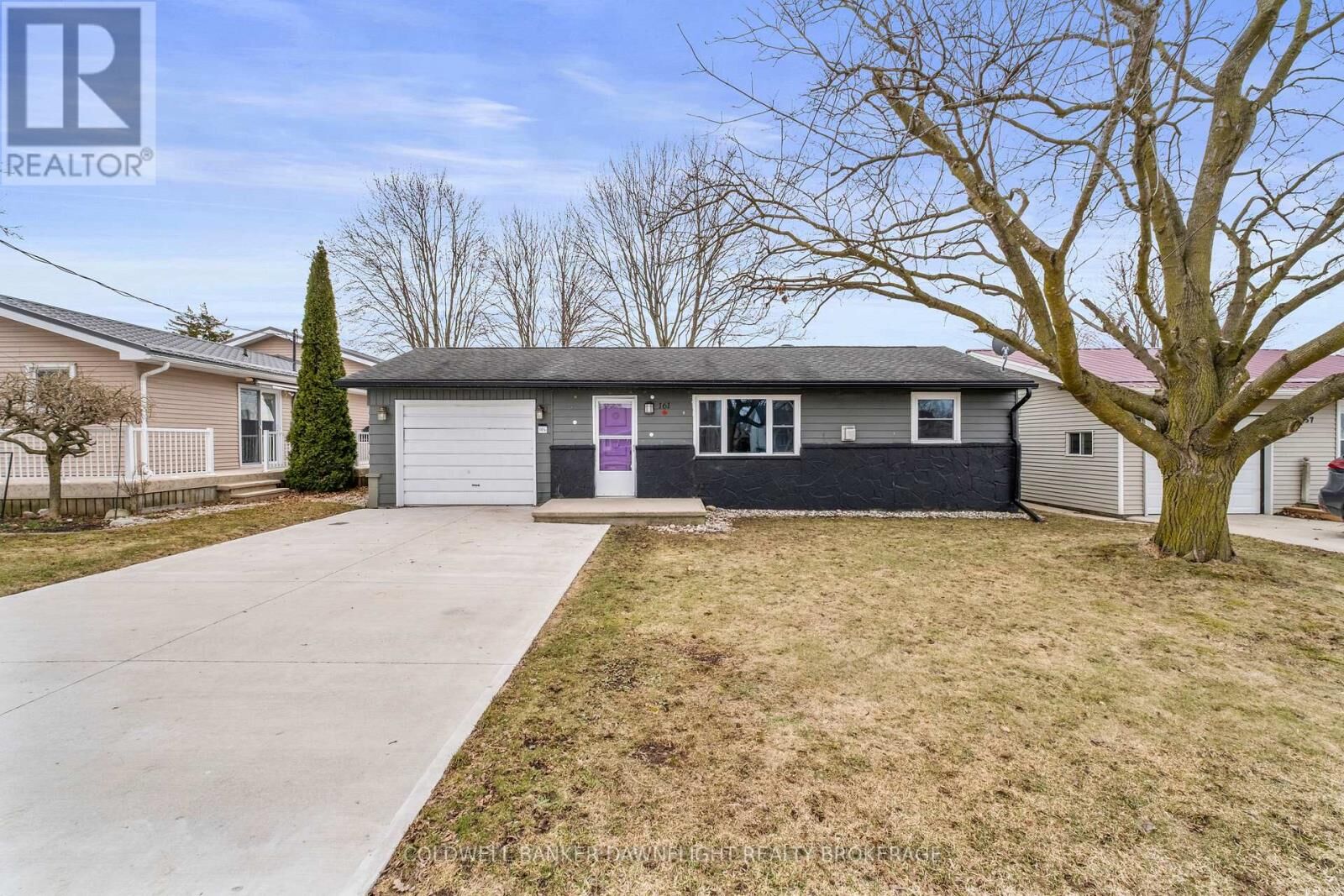 Property Photo: 161 Huron Street East ON N0M 1S1