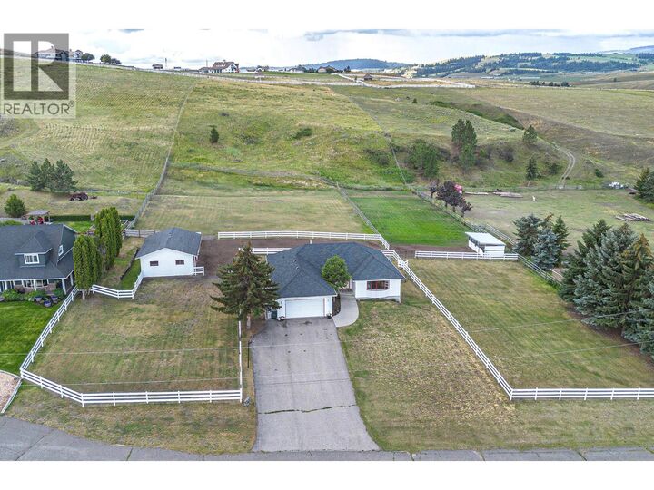 Property Photo: 2740 Simms Place BC V0E 2A0
