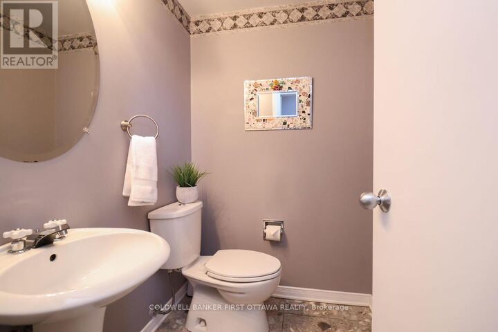 Property Photo:  2778 Springland Drive  ON K1V 6M4 