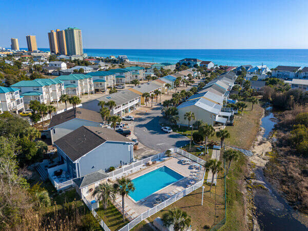 Property Photo:  35 Chateau Road  FL 32413 