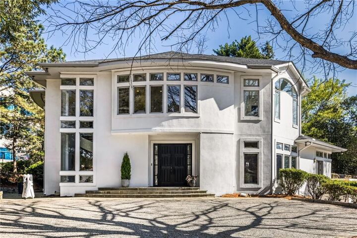 Property Photo:  35 Robin Hood Road NE  GA 30309 