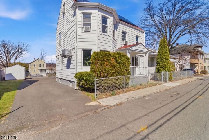 Property Photo:  272 Oswald Pl  NJ 07088 