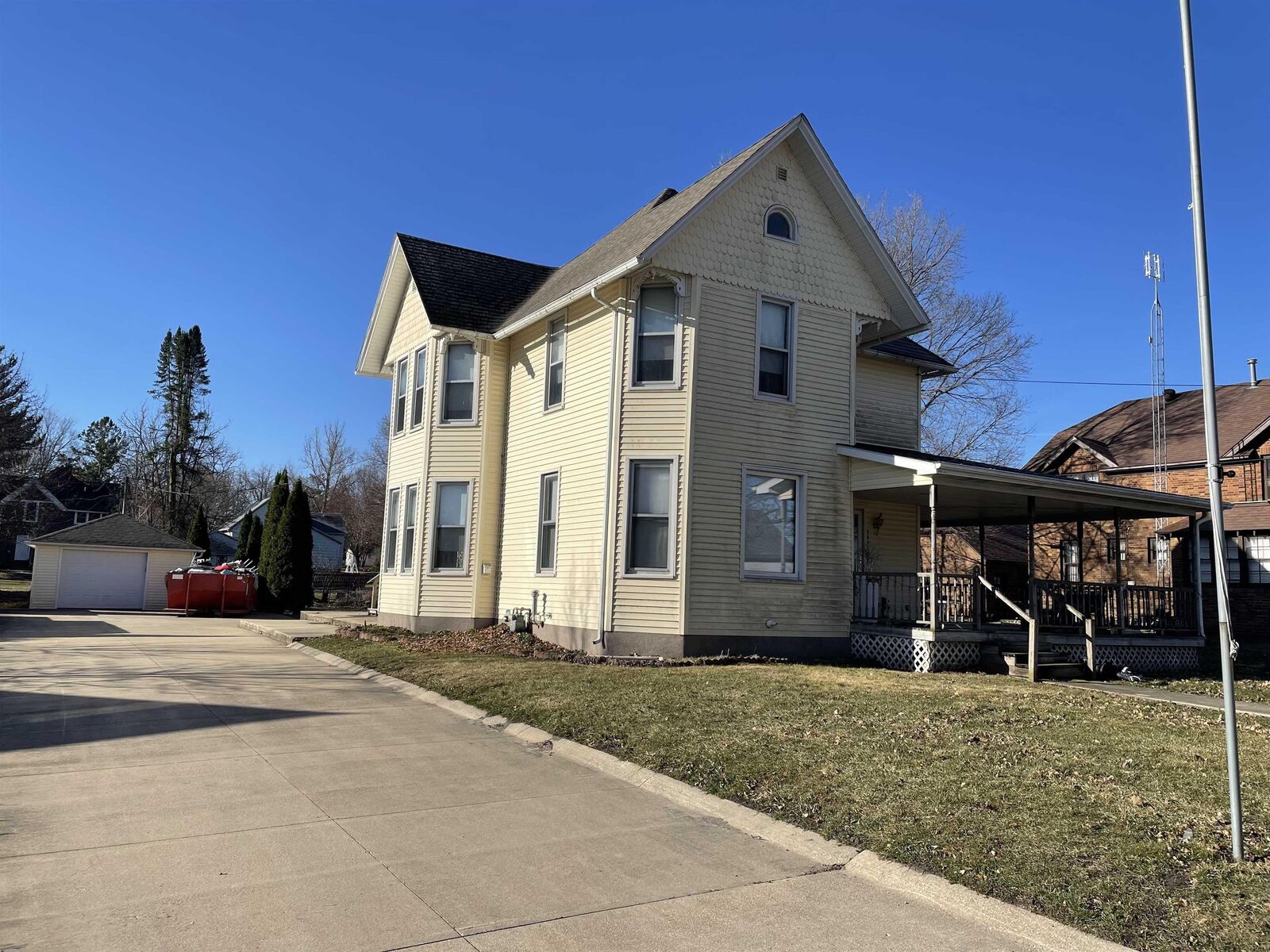 Property Photo: 304 E Water Street IA 52142