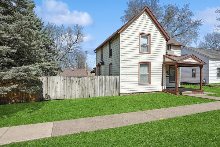 Property Photo: 509 E Robinson Street IA 50138