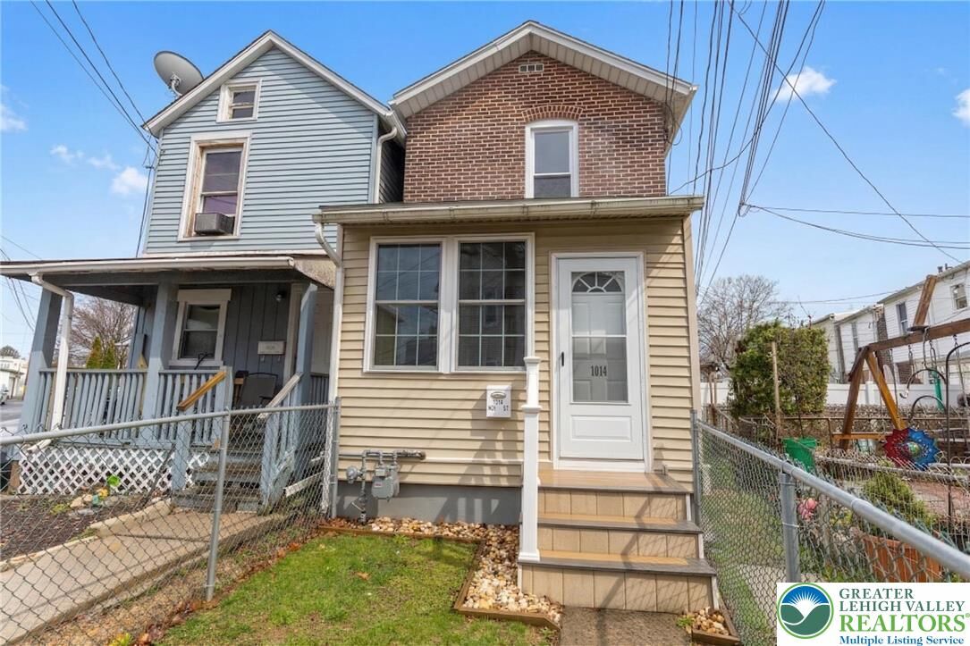 Property Photo:  1014 Hoe Street  PA 18103 