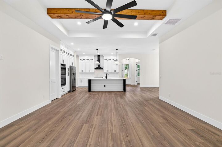 Property Photo: 37700 Dixie Avenue FL 33525