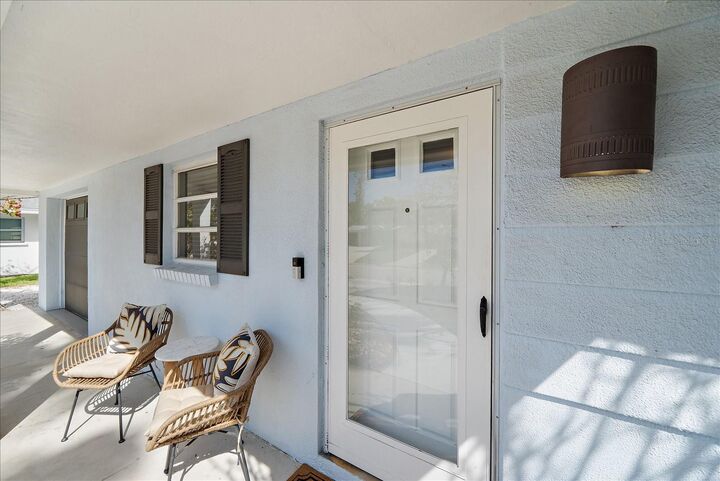 Property Photo:  2650 Leafy Lane  FL 34239 