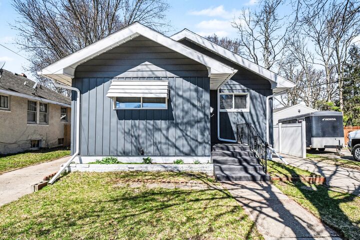 Property Photo:  911 Hickory Street  MI 49120 
