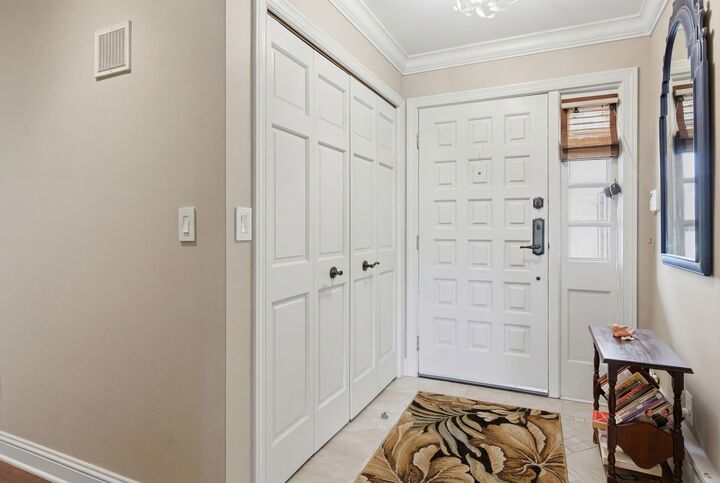 Property Photo:  120 SE Marquette Lane  IL 60901 