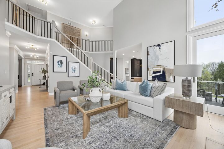 Property Photo:  829 Avon Court  IL 60137 