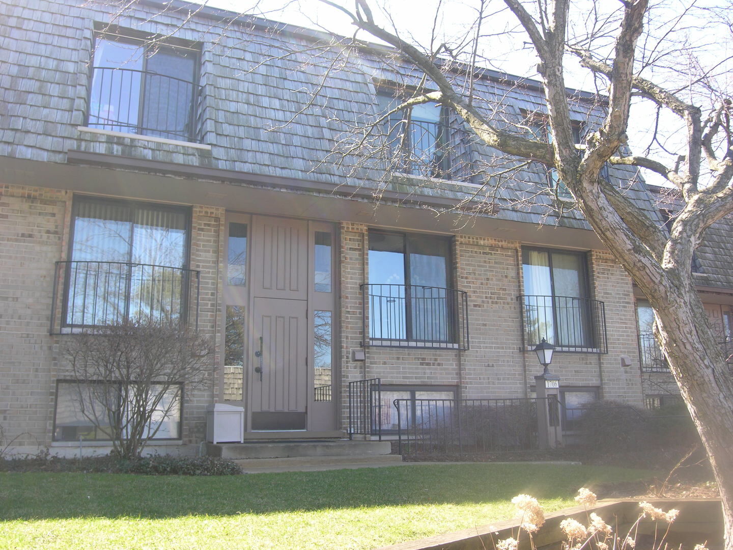 Property Photo: 1706 Northfield Square D IL 60093