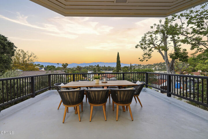 Property Photo:  2001 Kenilworth Avenue Avenue  CA 90039 