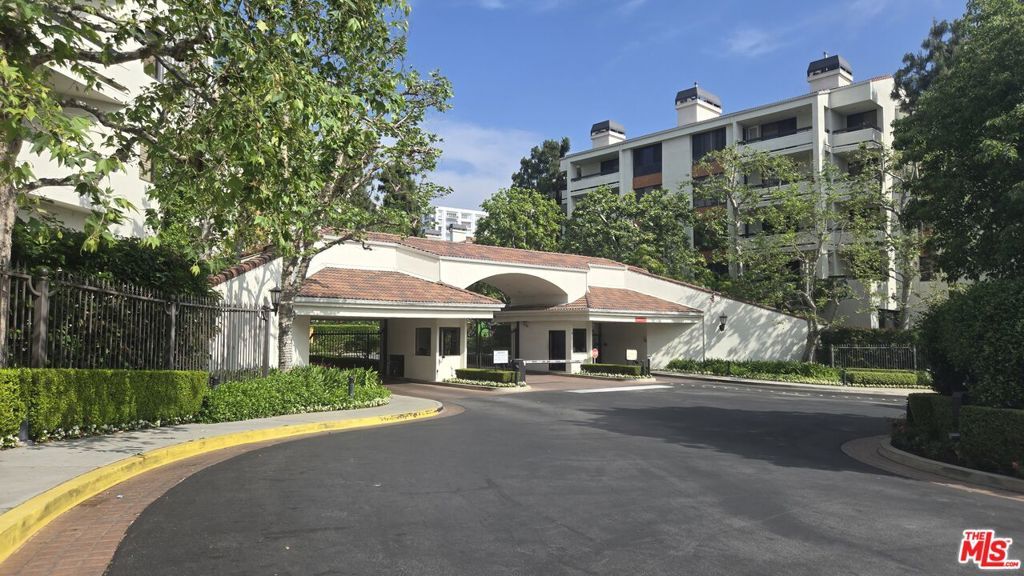 Property Photo:  2131 Century Park Lane 212  CA 90067 