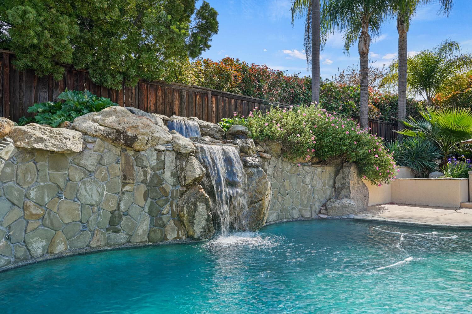 Property Photo: 3210 Lori Court CA 95747