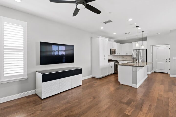 Property Photo:  2500 Villa Terrace Lane  CA 95825 