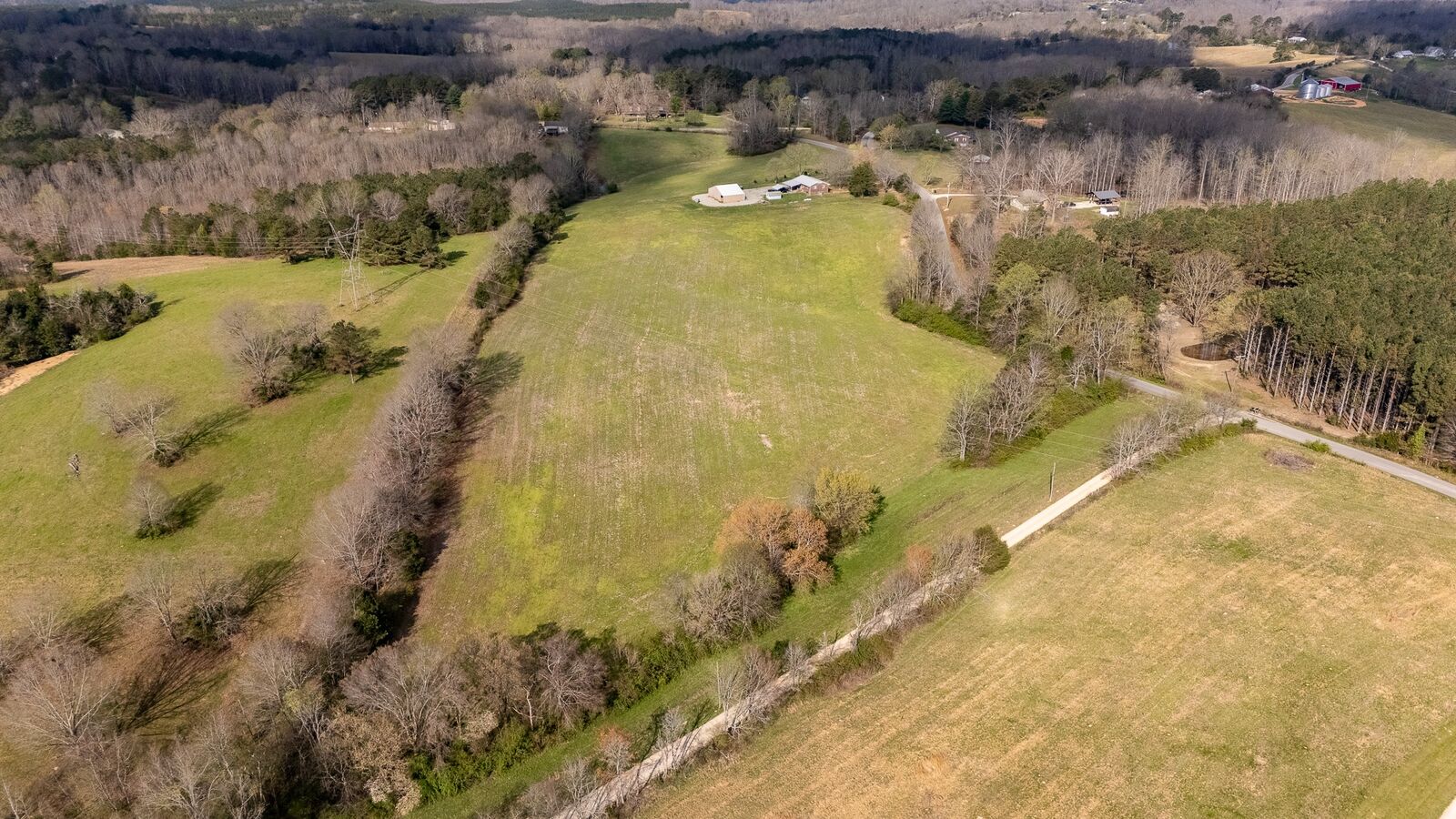 Property Photo: 781 Knob Creek Rd TN 38464