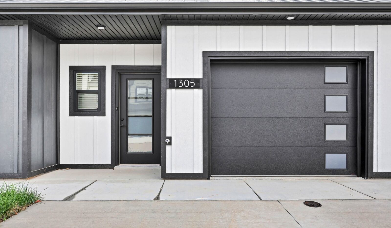 Property Photo:  1305 Jonathan Wade Circle  TN 37043 