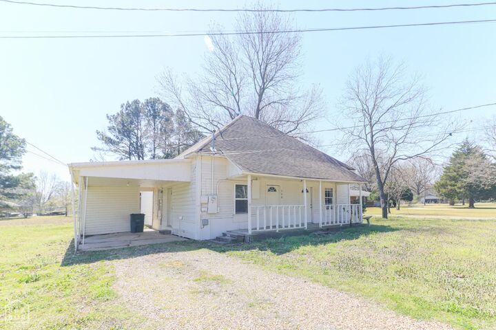 Property Photo: 300 E Matthews Street AR 72417