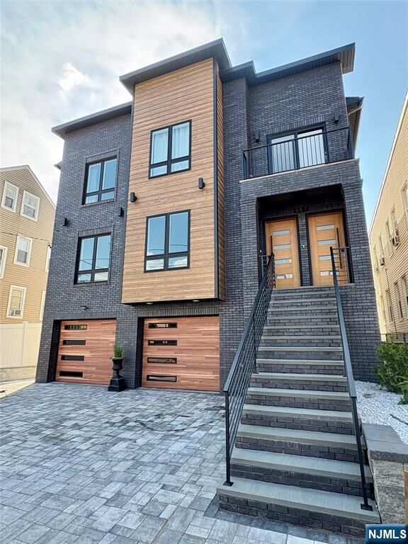 Property Photo:  367 Devon Street 2  NJ 07032 