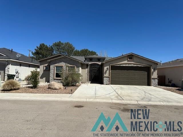 Property Photo:  1112 Chitalpa Court  NM 88220 