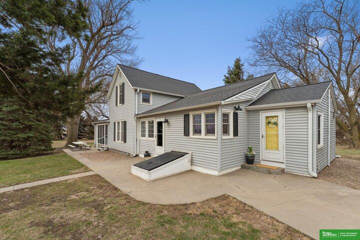 Property Photo: 1454 County Road U NE 68018