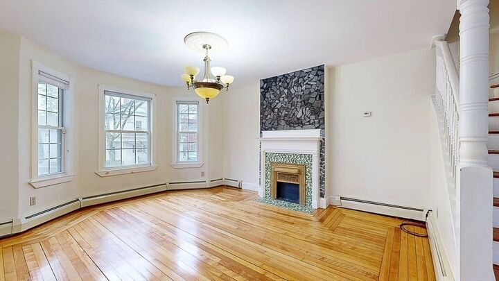 Property Photo:  8 Crown Street  MA 01609 