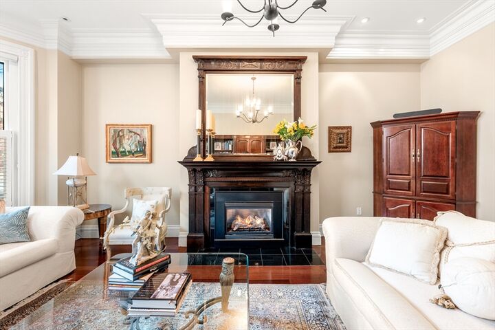 Property Photo:  392 Marlborough St 1  MA 02115 