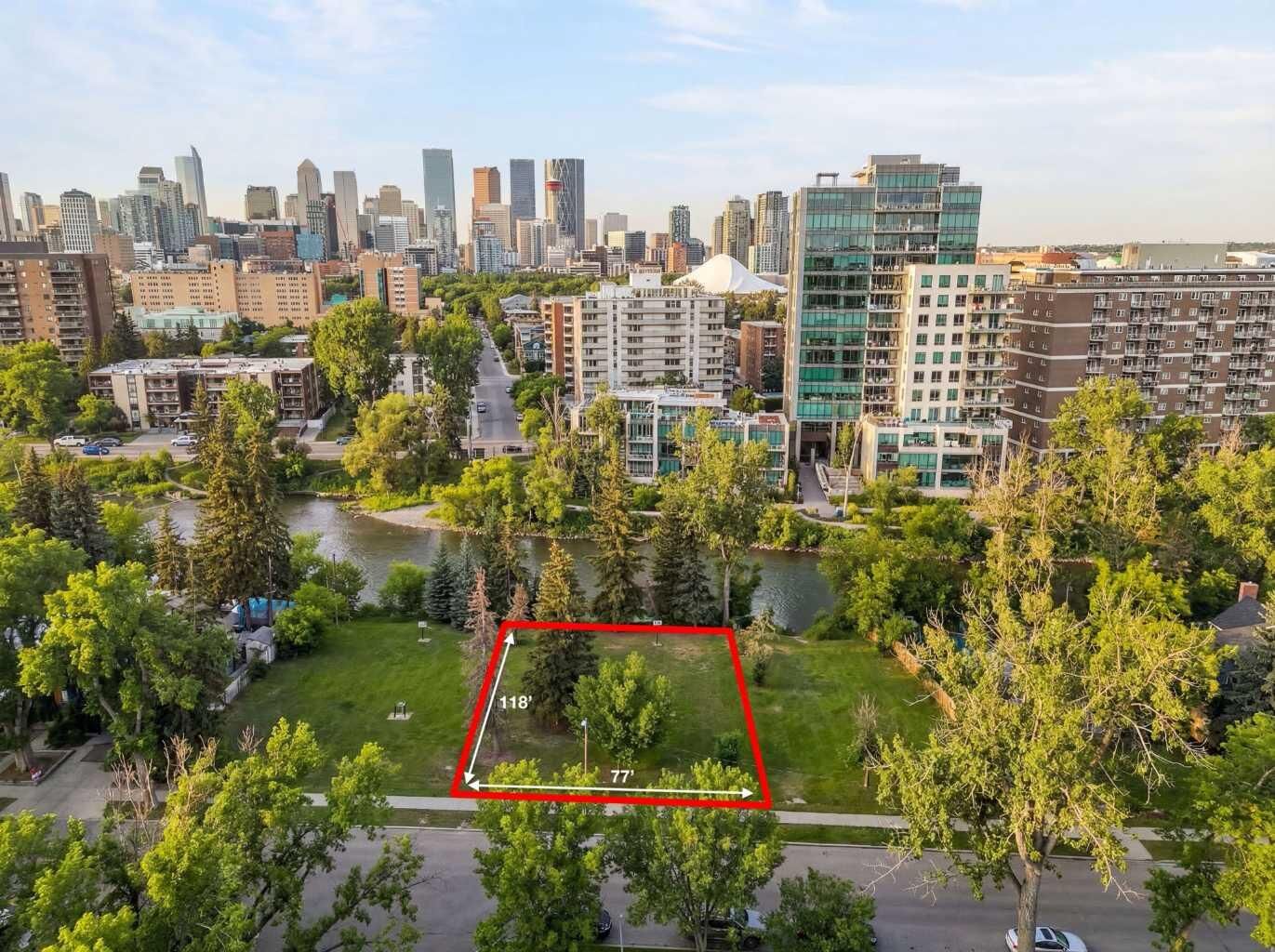 Property Photo:  116 Roxboro Road SW  AB T2S 0R3 