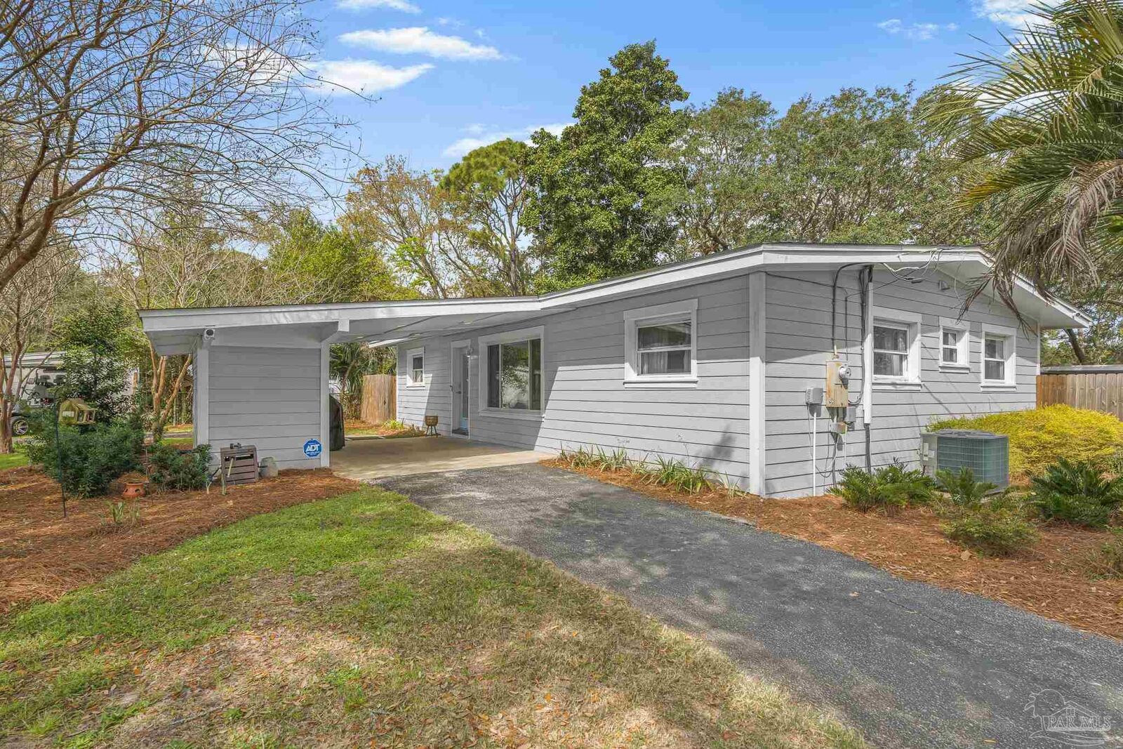 Property Photo:  306 Shoreline Dr  FL 32561 