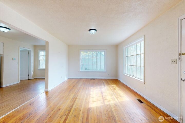 Property Photo:  522 SW First  WA 99324 