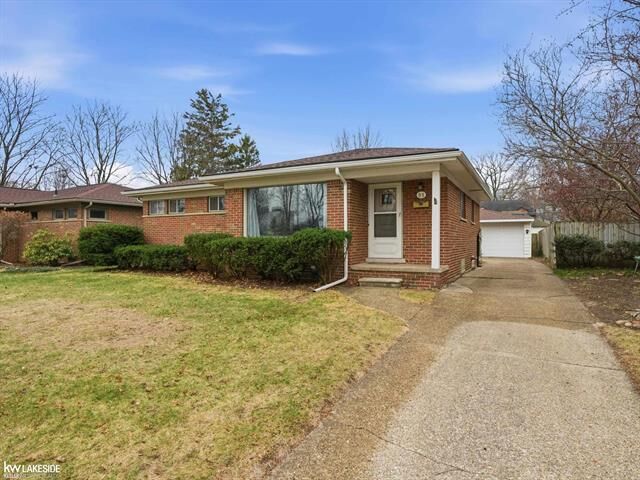 Property Photo: 88 Wellesley Drive MI 48069