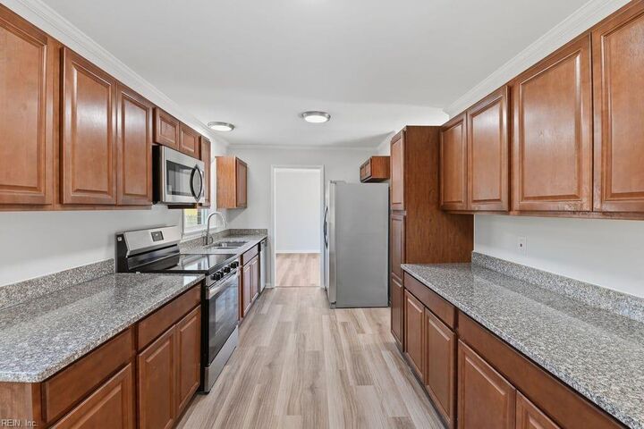 Property Photo:  119 Gawain Dr  VA 23602 