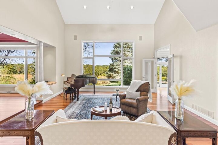 Property Photo: 414 Clearview Court WI 53548