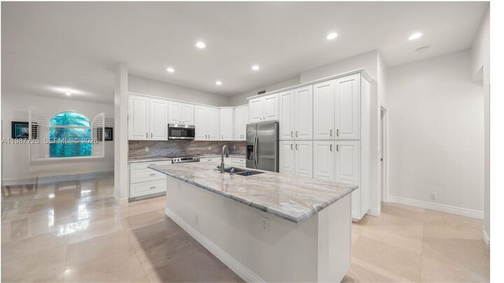 Property Photo:  3744 Oak Ridge Cir  FL 33331 