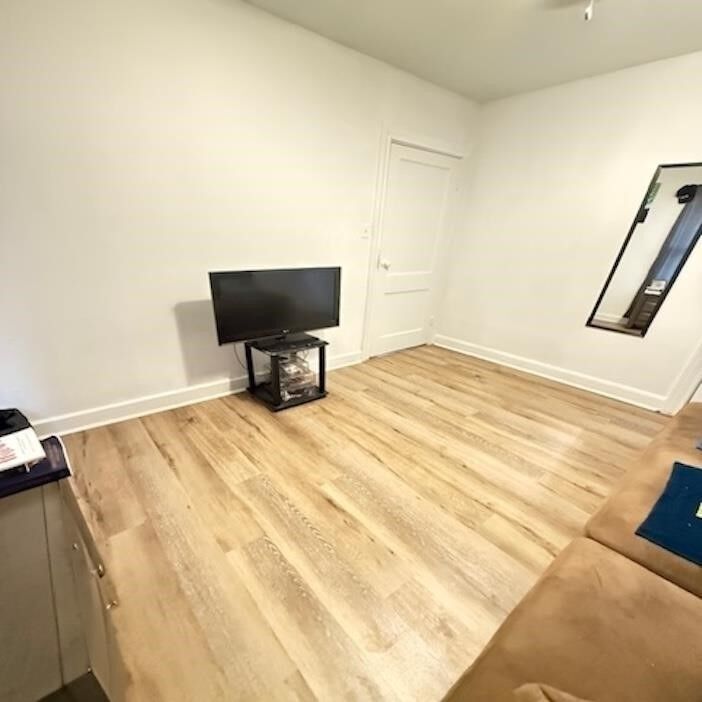 Property Photo:  625 E Pipkin St  TX 77701 