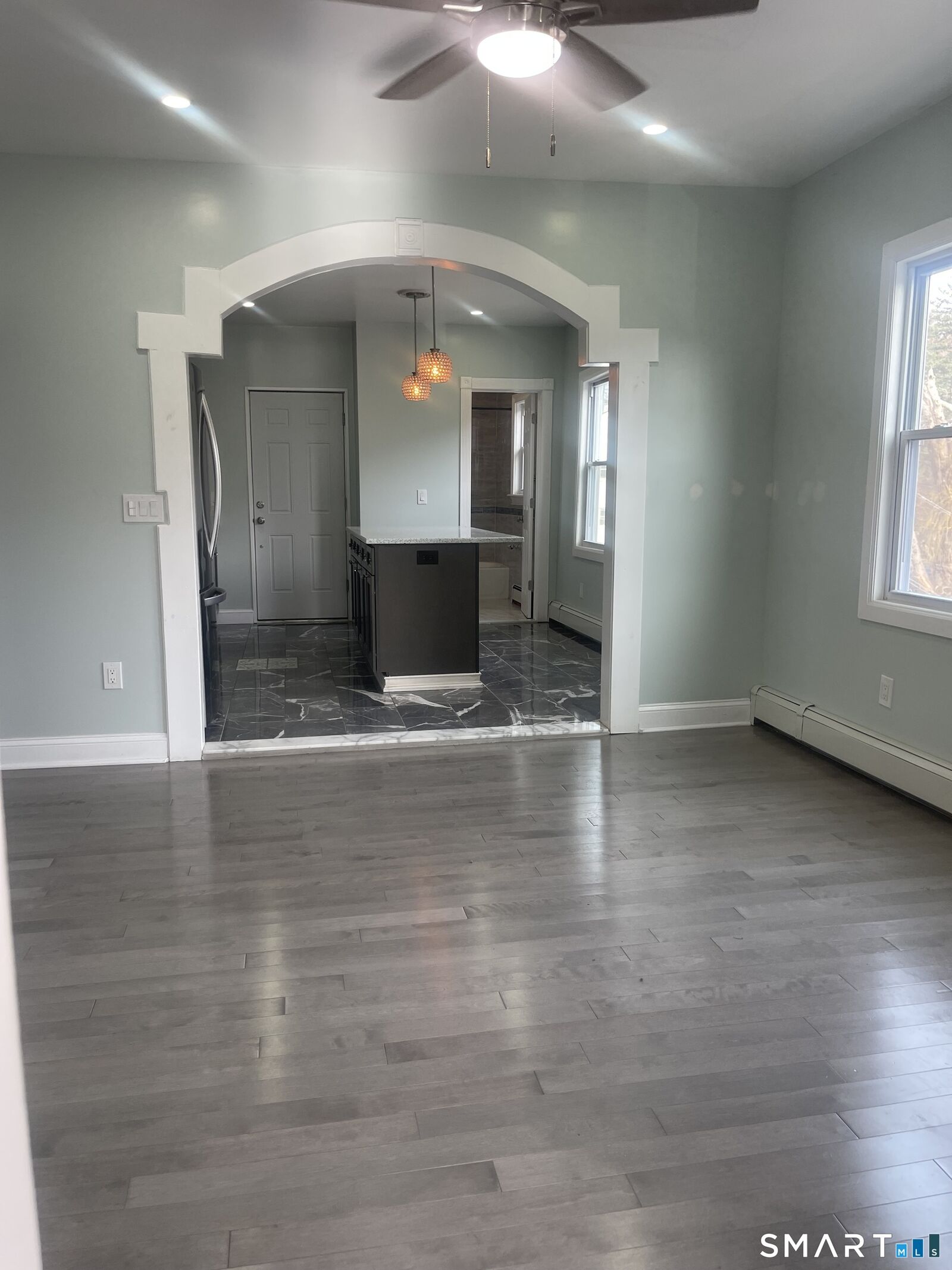 Property Photo:  176 Pearl Street 3rd Floor  CT 06704 