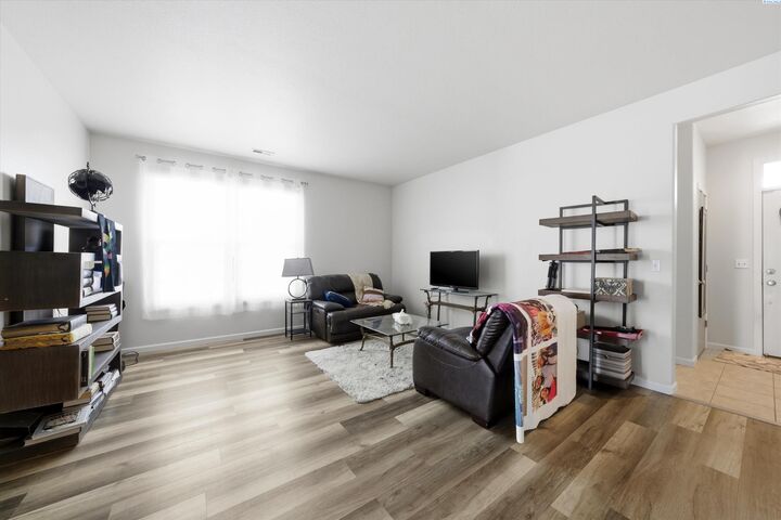 Property Photo:  4604 Arabian Lane  WA 99301 