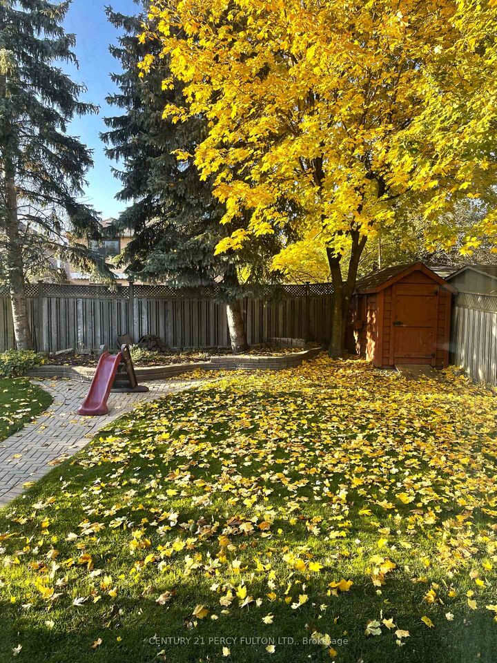 Property Photo:  54 Cityview Circle  ON L4N 7V1 