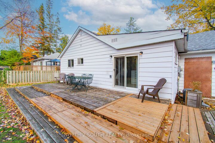 Property Photo: 98 33rd Street N ON L9Z 2B9