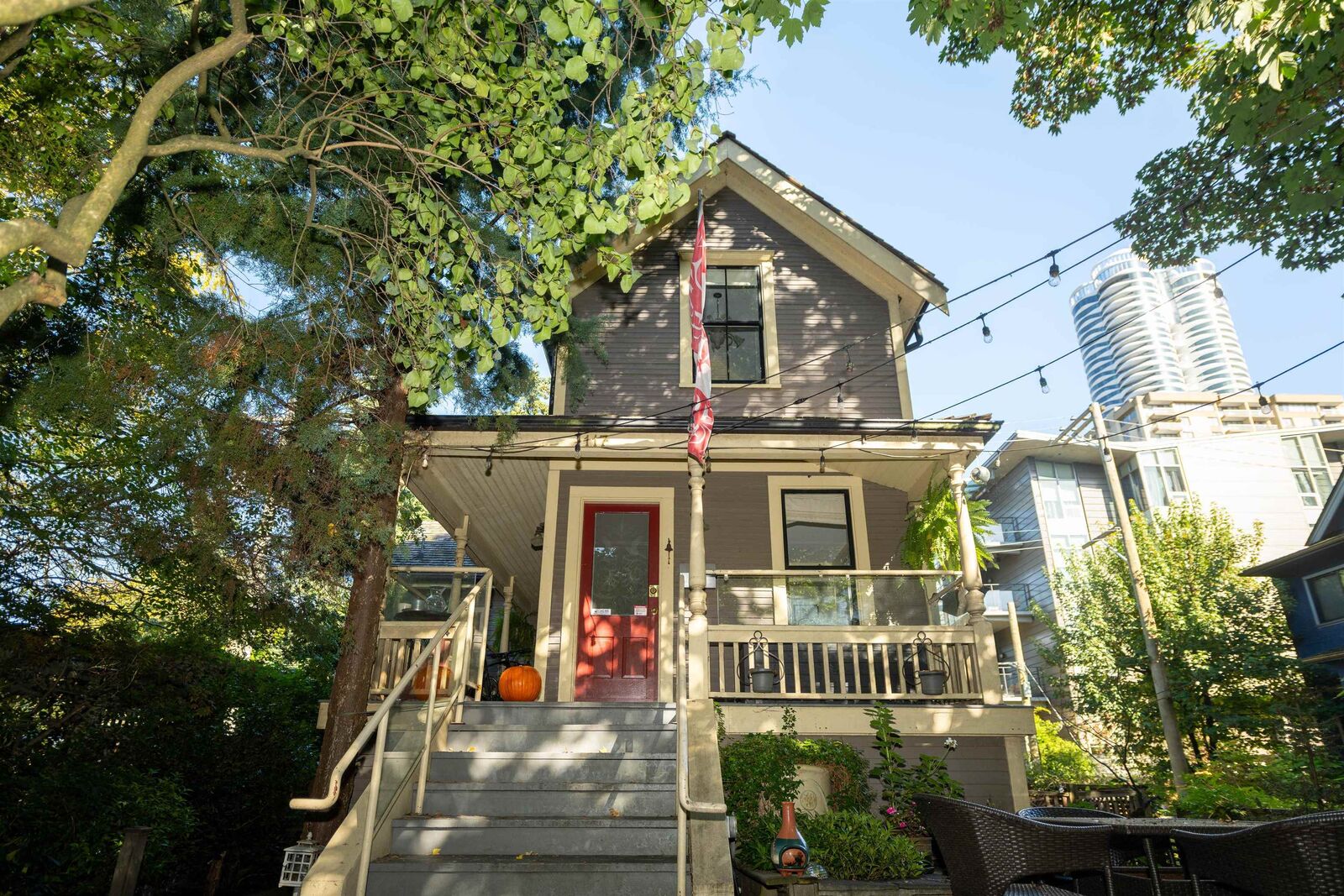 Photo de la propriété: 1119 Pendrell Street BC V6E 1L3