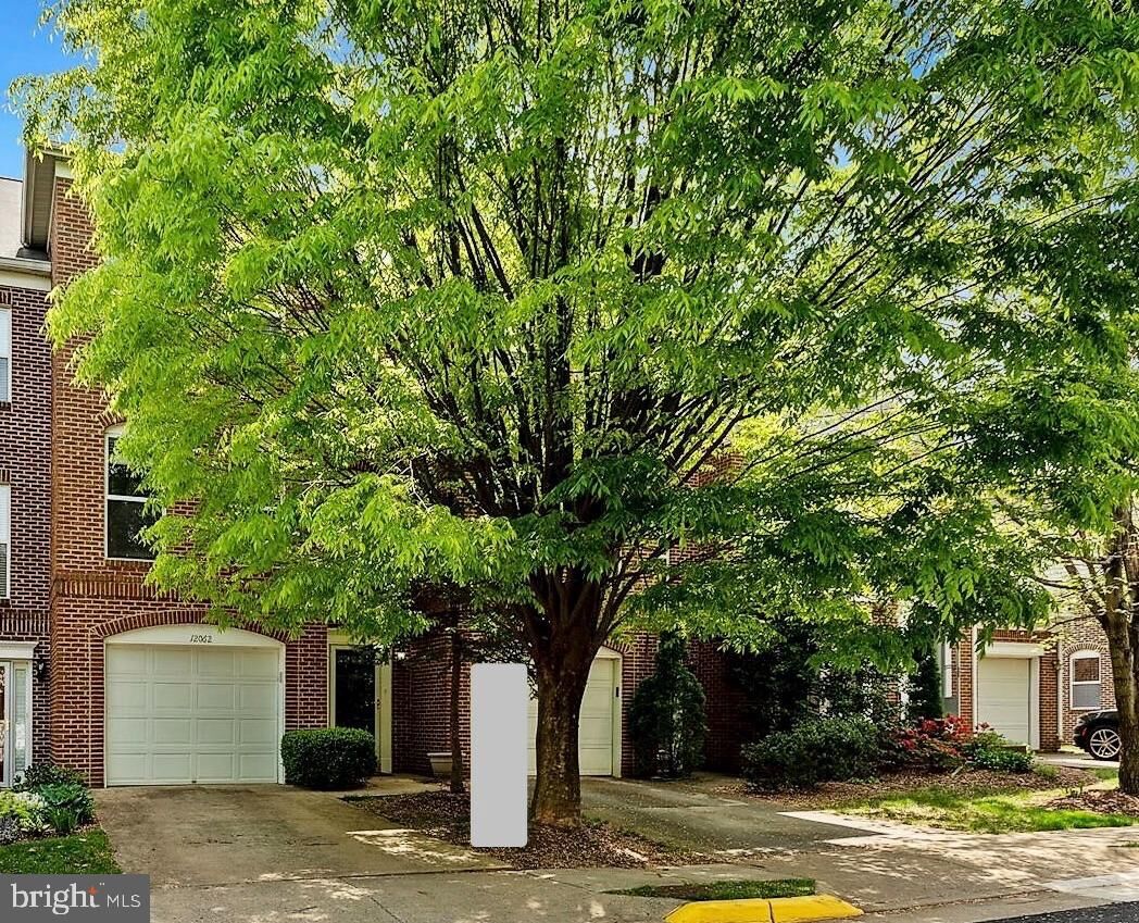 Property Photo:  12062 Edgemere Circle  VA 20190 